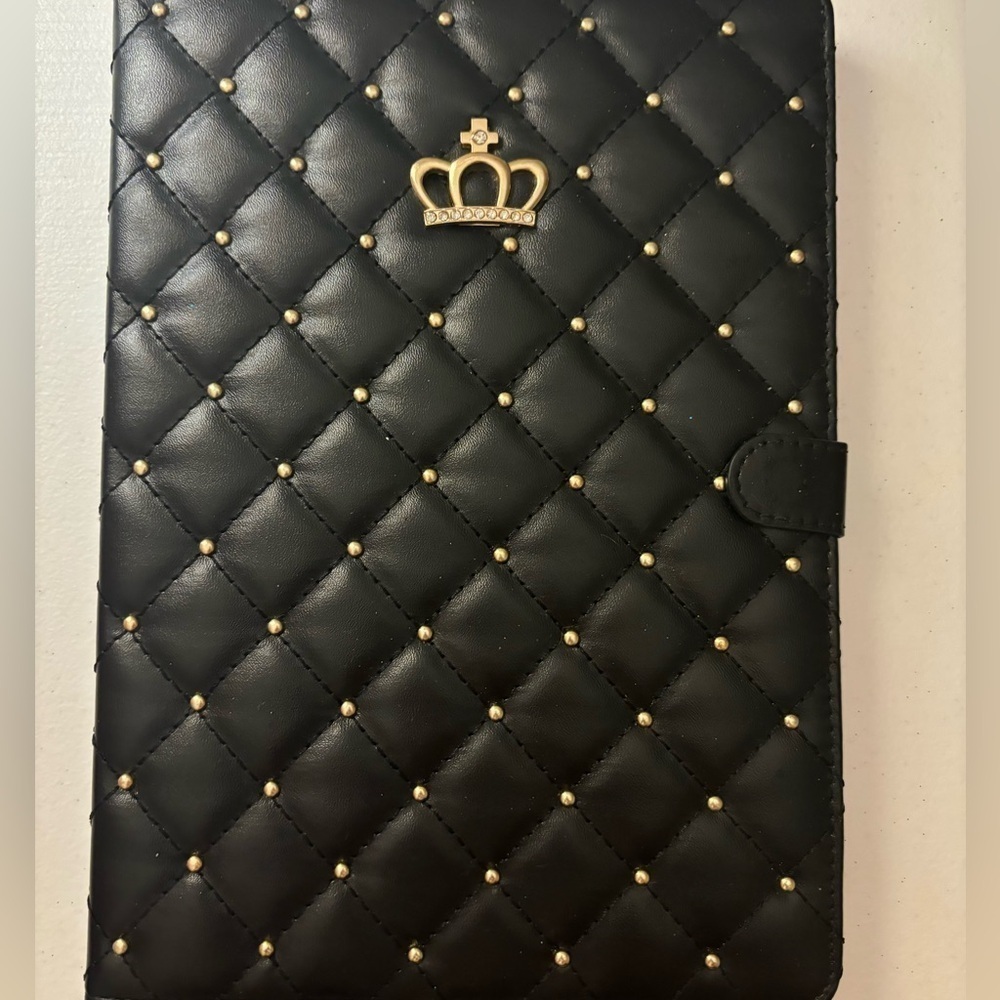 iPad Case 10” Black Pink Studded With Crown - Picture 5 of 5